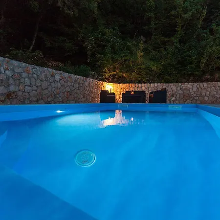 Rustikales Steinhaus Mit Privatpool, Grill, Terrasse, Liegen, Aussendusche Vikendica