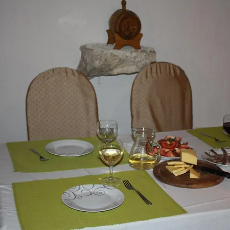Rustikales Steinhaus Mit Privatpool, Grill, Terrasse, Liegen, Aussendusche Vikendica Grizane-Belgrad