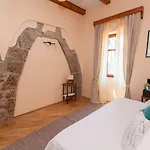 Rustikales Steinhaus Mit Privatpool, Grill, Terrasse, Liegen, Aussendusche Casa de Férias Grižane