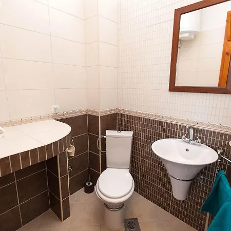 Rustikales Steinhaus Mit Privatpool, Grill, Terrasse, Liegen, Aussendusche