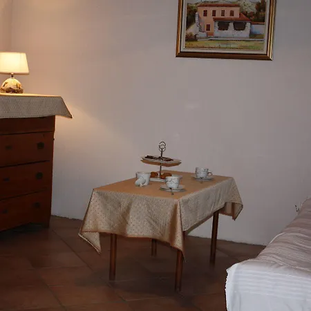 Holiday home Rustikales Steinhaus Mit Privatpool, Grill, Terrasse, Liegen, Aussendusche *