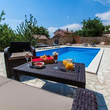 Rustikales Steinhaus Mit Privatpool, Grill, Terrasse, Liegen, Aussendusche *