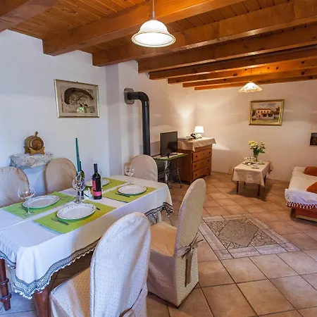 Rustikales Steinhaus Mit Privatpool, Grill, Terrasse, Liegen, Aussendusche Holiday home Grizane-Belgrad