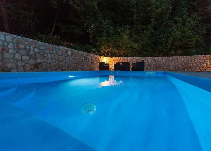 Rustikales Steinhaus Mit Privatpool, Grill, Terrasse, Liegen, Aussendusche Hébergement de vacances