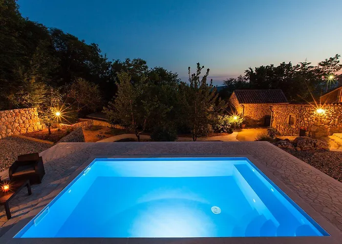 Rustikales Steinhaus Mit Privatpool, Grill, Terrasse, Liegen, Aussendusche Hébergement de vacances *