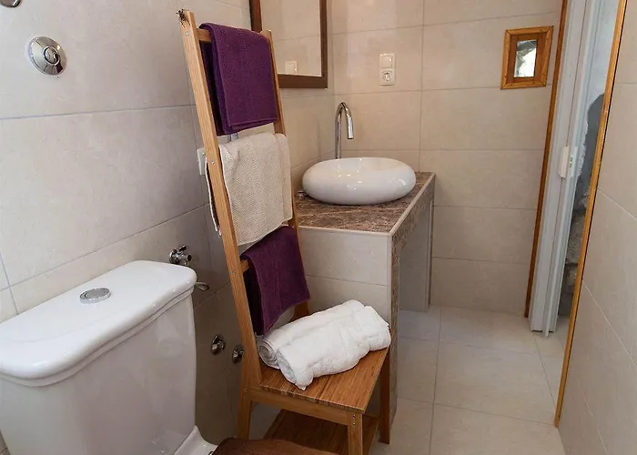 Rustikales Steinhaus Mit Privatpool, Grill, Terrasse, Liegen, Aussendusche