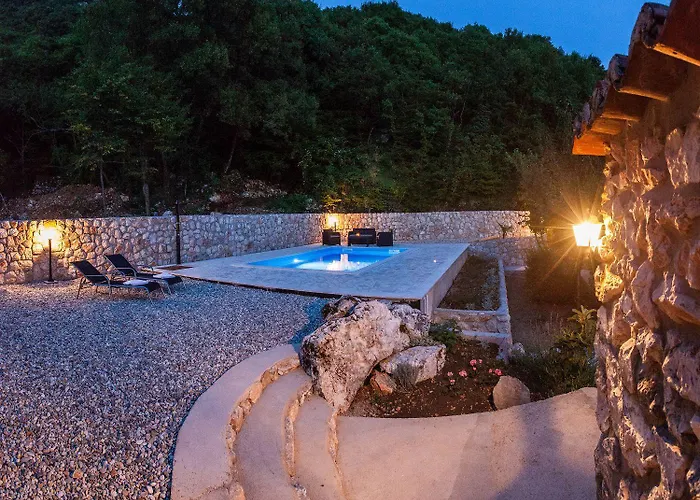 Rustikales Steinhaus Mit Privatpool, Grill, Terrasse, Liegen, Aussendusche Hébergement de vacances
