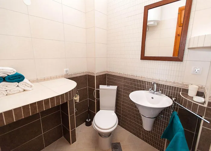 Rustikales Steinhaus Mit Privatpool, Grill, Terrasse, Liegen, Aussendusche