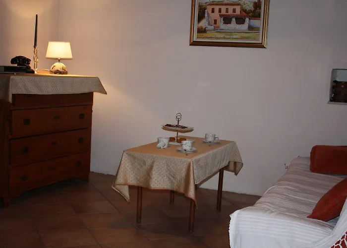 Hébergement de vacances Rustikales Steinhaus Mit Privatpool, Grill, Terrasse, Liegen, Aussendusche *